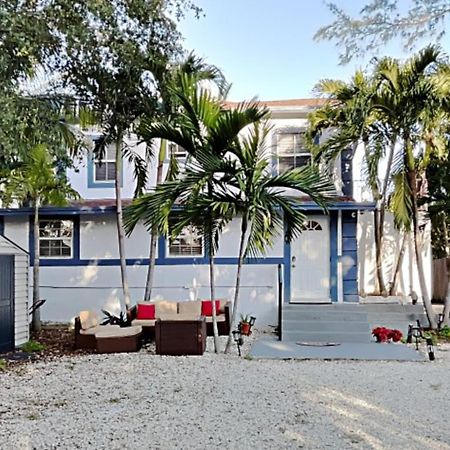 Private Rooms At Miami Centrally Located With Free Parking Exterior photo
