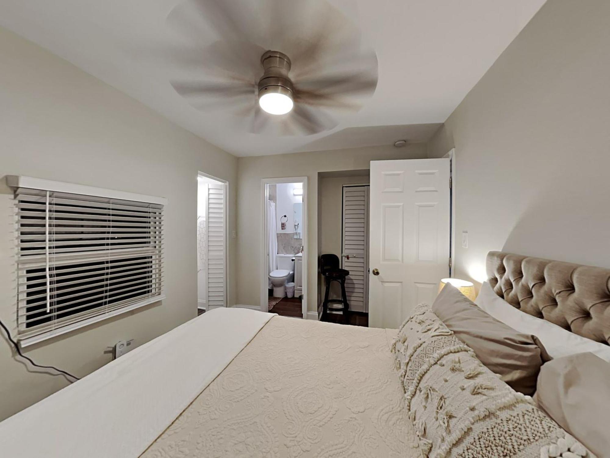 Private Rooms At Miami Centrally Located With Free Parking Exterior photo