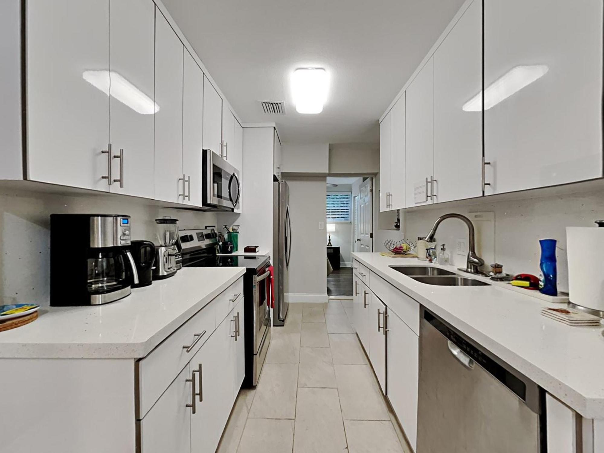 Private Rooms At Miami Centrally Located With Free Parking Exterior photo