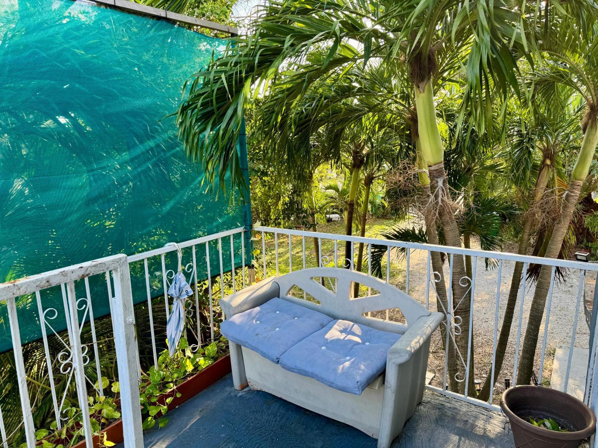 Private Rooms At Miami Centrally Located With Free Parking Exterior photo