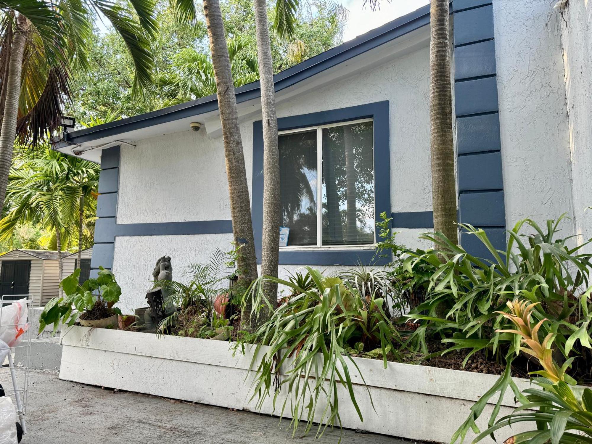 Private Rooms At Miami Centrally Located With Free Parking Exterior photo