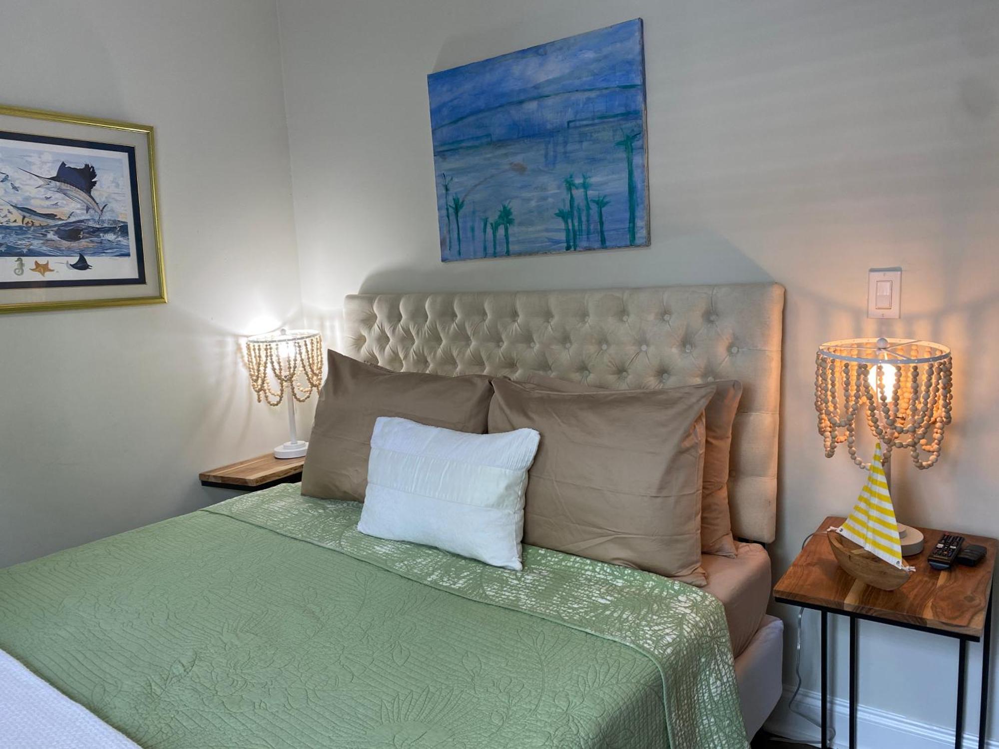 Private Rooms At Miami Centrally Located With Free Parking Exterior photo